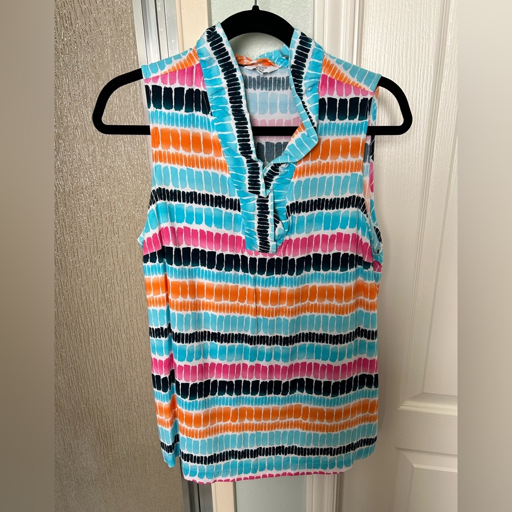 Crown & Ivy by Belk sleeveless top! Has very cute standup ruffle collar!